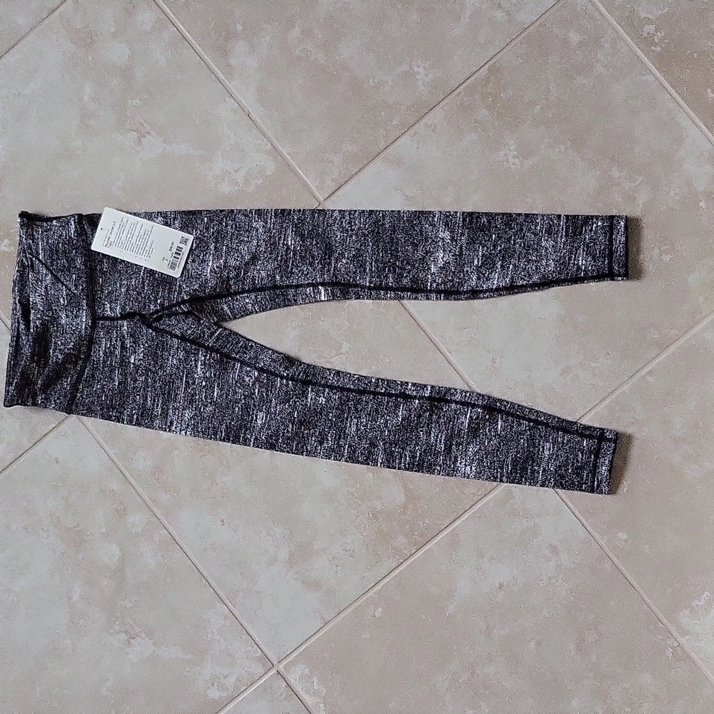 Lululemon Wunder Under LR size 2